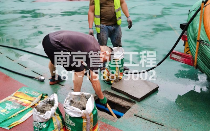 218青岛路管道清淤