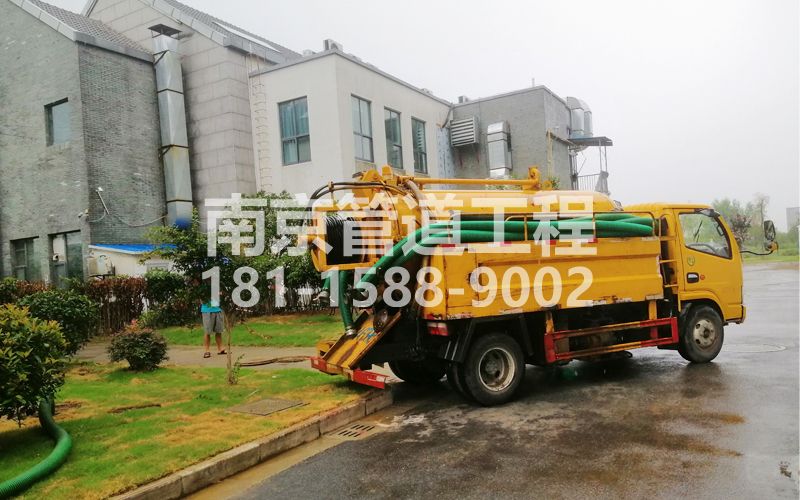 246青岛路小区化粪池清理