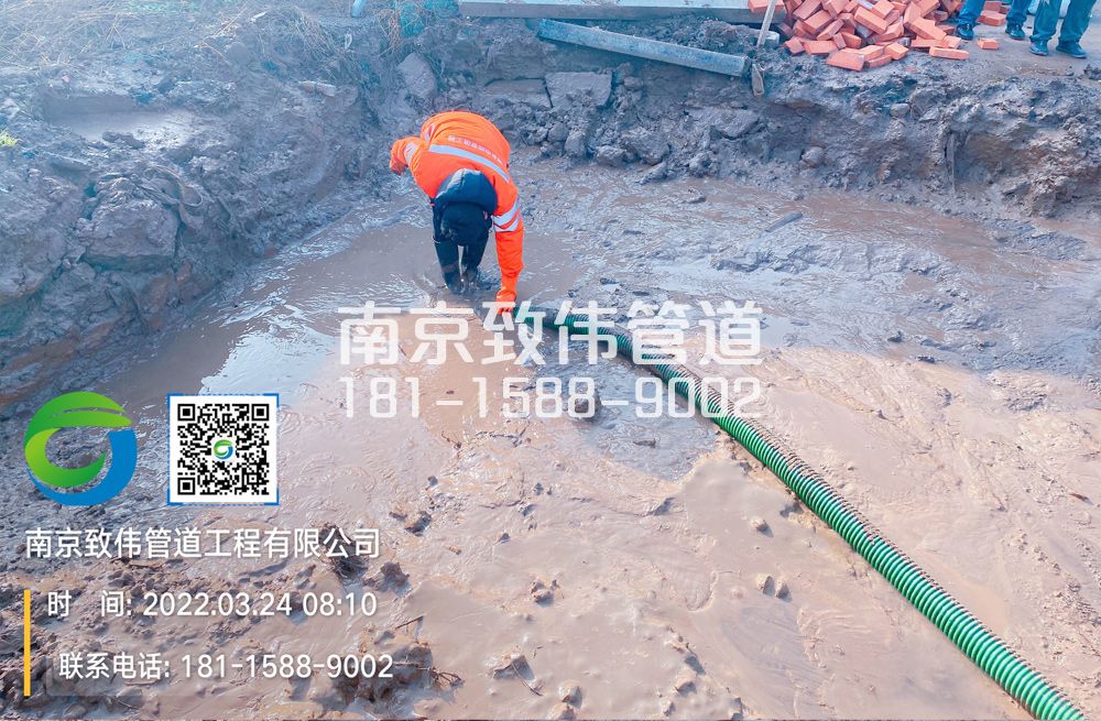 青岛路工地泥浆清理
